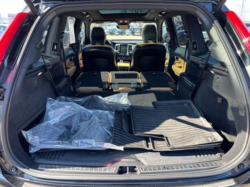 Certified 2024 Volvo XC90 T8 Ultimate w/ Protection Package Premier image 27