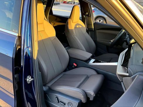 Certified 2025 Audi Q5 Premium Plus w/ Premium Plus image 8