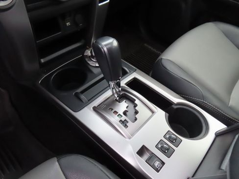 Used 2020 Toyota 4Runner SR5 Premium w/ Moonroof Package AWD/4WD image 27