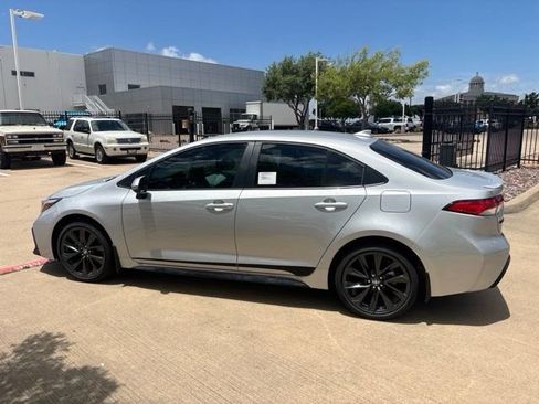 Used 2026 Toyota Corolla SE FWD image 8