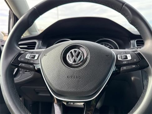 Used 2020 Volkswagen Golf 4-Door image 29