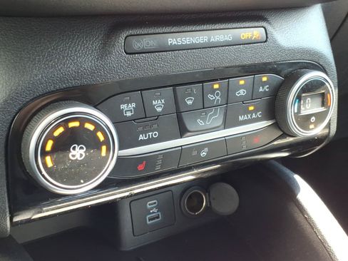 Used 2021 Ford Escape SE w/ Cold Weather Package FWD image 24