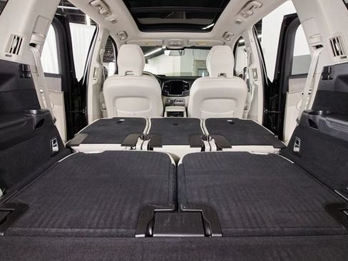 Certified 2025 Volvo XC90 B5 Plus w/ Protection Package Premier AWD/4WD image 28