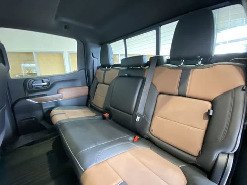 Used 2022 Chevrolet Silverado 1500 High Country w/ Technology Package AWD/4WD image 25