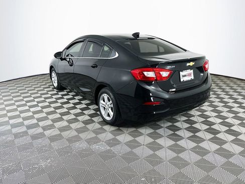 Used 2018 Chevrolet Cruze LT w/ Convenience Package FWD image 7