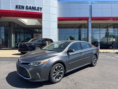 Used 2017 Toyota Avalon XLE Premium w/ All Weather Liner Package FWD image 1