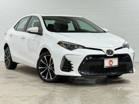 Used 2017 Toyota Corolla SE w/ SE Premium Package image 4