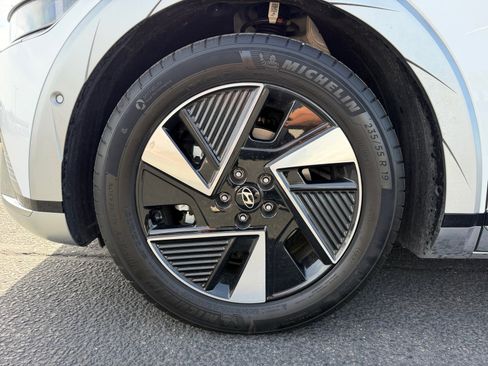 Used 2025 Hyundai Ioniq 5 Limited image 26