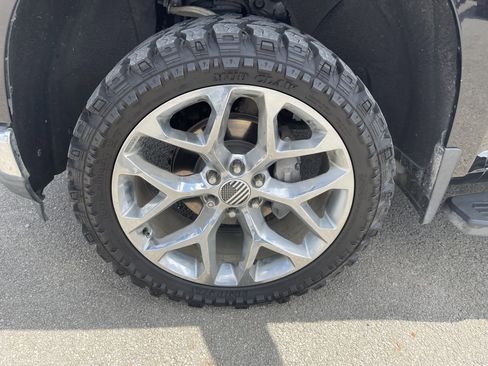 Used 2019 Chevrolet Silverado 1500 LT w/ Texas Edition image 11