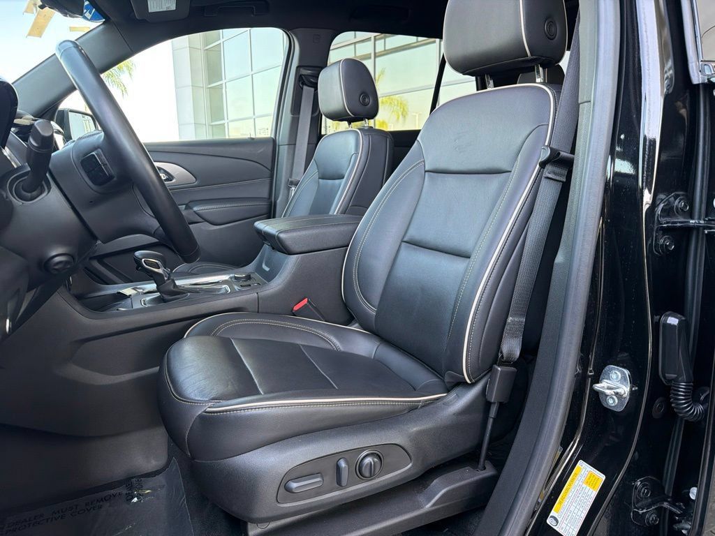 Used 2023 Chevrolet Traverse Premier w/ Redline Edition FWD image 11