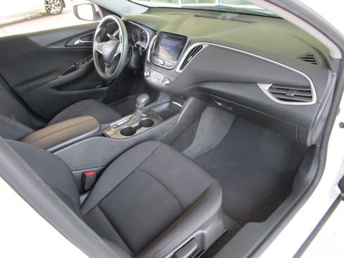 Used 2024 Chevrolet Malibu LT image 17