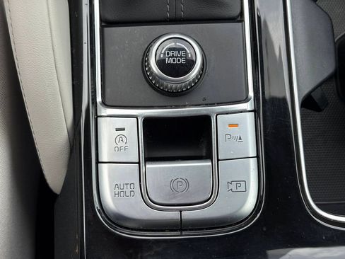 Used 2024 Kia Telluride SX w/ Towing Package FWD image 29
