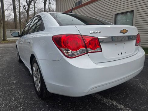 Used 2014 Chevrolet Cruze LS image 5