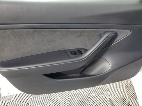 Used 2021 Tesla Model 3 Standard Range Plus image 17