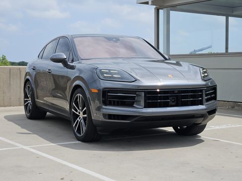 Used 2024 Porsche Cayenne S image 10