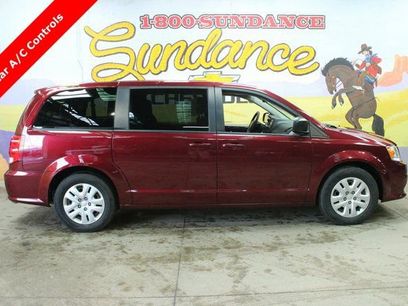 Used 2018 Dodge Grand Caravan SE w/ UConnect Hands-Free Group