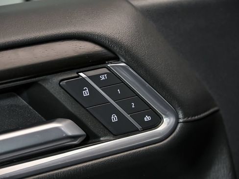 Used 2024 GMC Sierra 1500 Denali AWD/4WD image 11