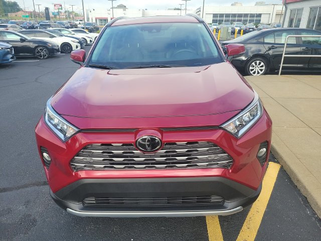 Used 2019 Toyota RAV4 Limited w/ Cold Weather Package AWD/4WD image 3