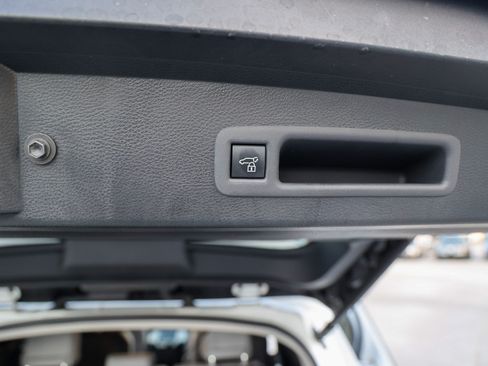 Certified 2026 Toyota Sienna XLE FWD image 37