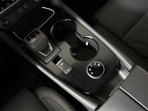 Used 2024 Nissan Rogue Platinum w/ Platinum Premium Package image 30