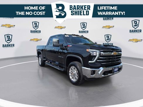 Used 2025 Chevrolet Silverado 2500 LTZ w/ LTZ Premium Package AWD/4WD image 2