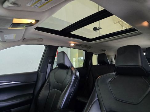 Certified 2023 INFINITI QX60 Sensory w/ Cargo Package AWD/4WD image 23