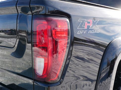 Used 2021 GMC Sierra 1500 Elevation w/ Preferred Package image 11