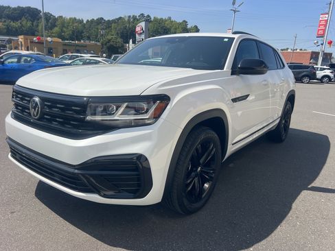 Used 2023 Volkswagen Atlas Cross Sport SEL R-Line AWD/4WD image 4