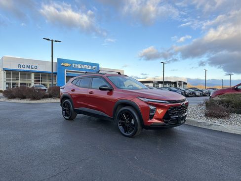 Certified 2024 Chevrolet Trax ACTIV w/ Driver Confidence Package image 3