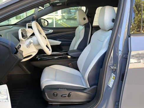 Certified 2023 Volkswagen ID.4 Pro S AWD/4WD image 15