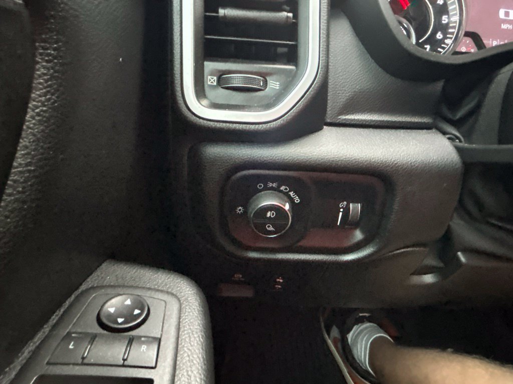 Used 2022 RAM 1500 Big Horn AWD/4WD image 30