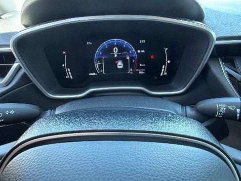 Used 2023 Toyota Corolla Cross XLE w/ Convenience Package FWD image 21