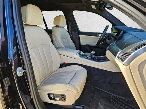 Used 2022 BMW X5 M50i w/ Executive Package image 22