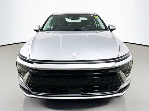 Used 2025 Hyundai Sonata SEL FWD image 2