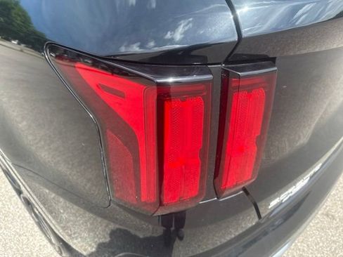 Used 2023 Kia Sorento SX AWD/4WD image 10