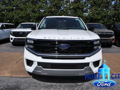 New 2026 Ford Expedition Max Platinum w/ Driver's Package AWD/4WD image 8
