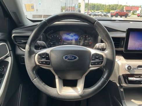 Used 2021 Ford Explorer XLT w/ Class III Trailer Tow Package AWD/4WD image 3