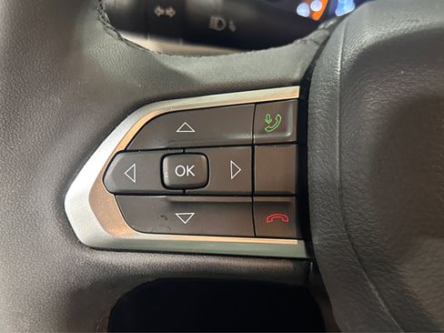 Used 2025 Jeep Compass Limited AWD/4WD image 23