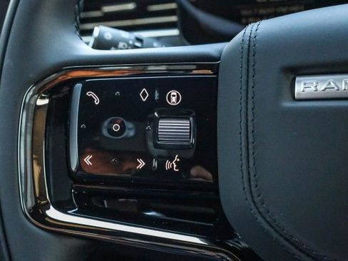 New 2025 Land Rover Range Rover Sport Dynamic SE image 35