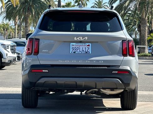 Used 2022 Kia Sorento S AWD/4WD image 5