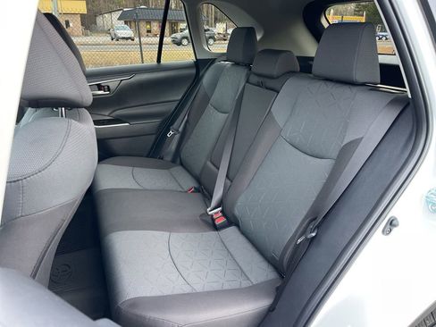 Certified 2025 Toyota RAV4 XLE image 19