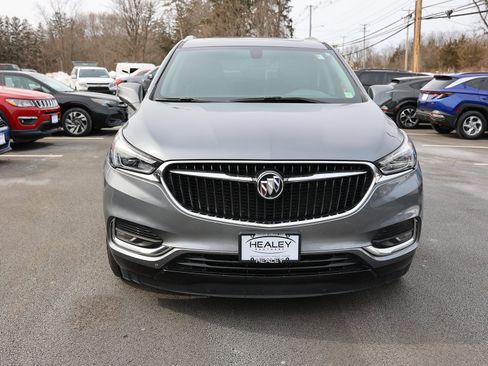 Used 2020 Buick Enclave Essence image 2