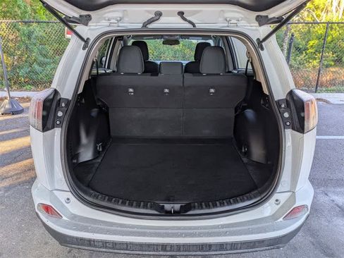 Used 2018 Toyota RAV4 LE image 12