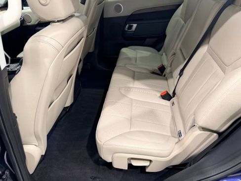Used 2017 Land Rover Discovery HSE AWD/4WD image 20