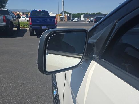 Used 2016 Ford Explorer Platinum AWD/4WD image 34