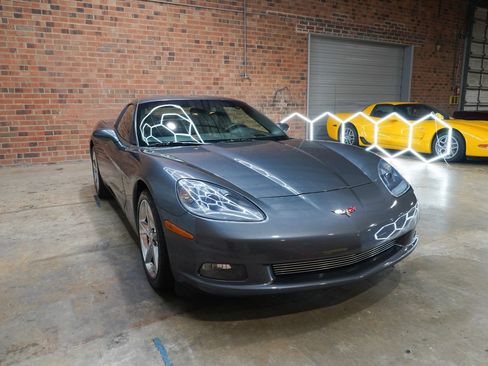 Used 2011 Chevrolet Corvette Coupe w/ Preferred Equipment Group RWD image 4