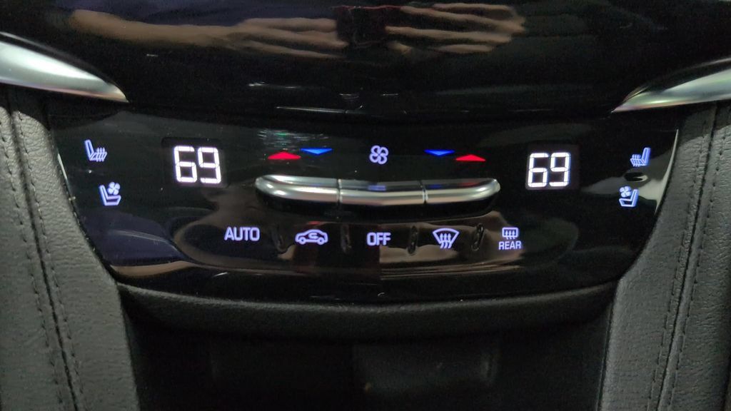 Used 2023 Cadillac XT6 Sport AWD/4WD image 15