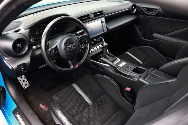 Used 2022 Toyota GR86 Premium RWD image 6