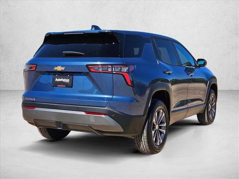 New 2026 Chevrolet Equinox LT image 2