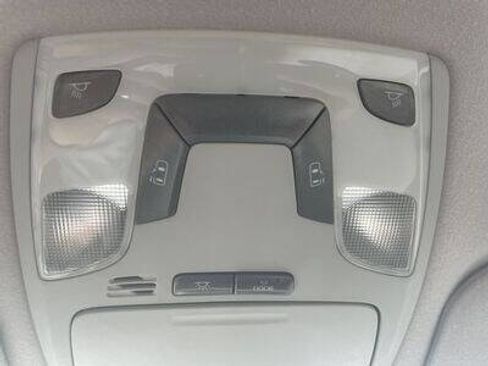 Used 2011 Toyota Sienna LE image 21